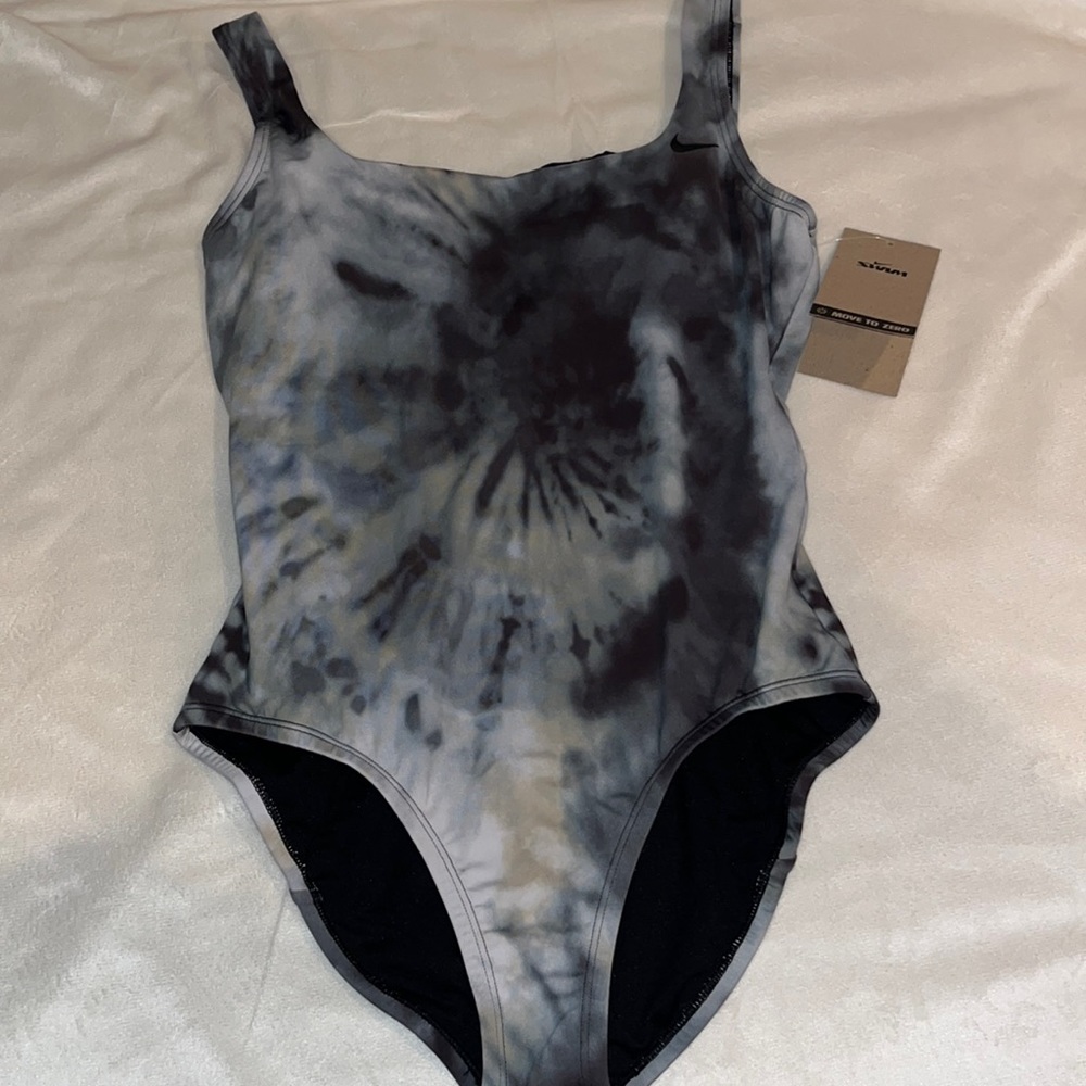 Womens Nike Swim one piece bathing suit